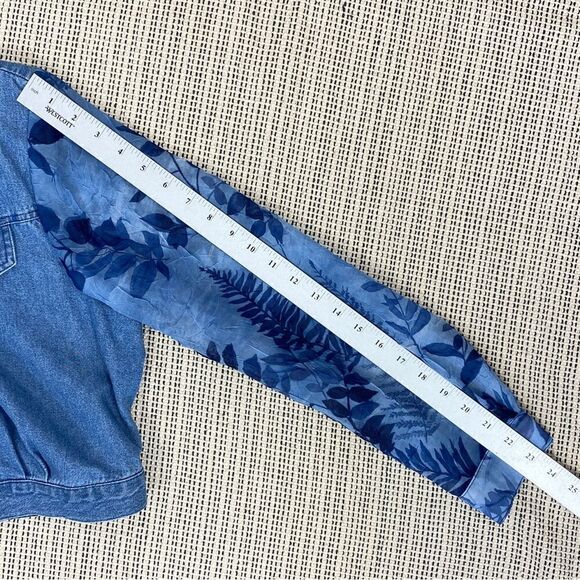 Nancy Bolen City Girl Embroidered Chambray Sheer Sleeve Crop Shacket Blue 10P - Picture 13 of 14